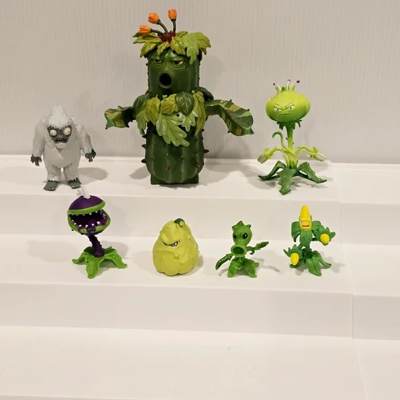 Plants Zombies Garden Warfare Plant Figure Set